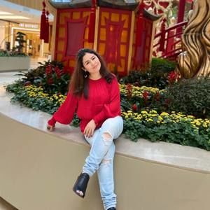 Meet your Posher, Najiba